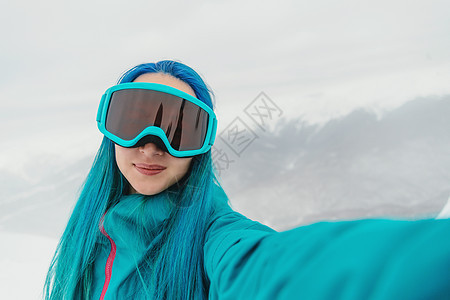 滑雪运动员做自拍 Pov图片