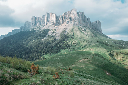 大塔奇山峰高山图片