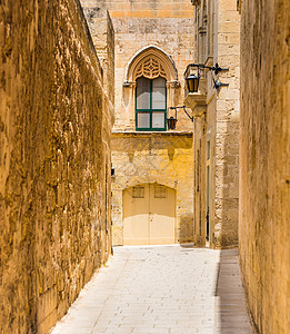 Mdina传统街道窗户石头旅游城市历史堡垒住宅灯笼胡同旅行图片