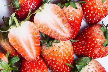 草莓白背景水果食物甜点绿色叶子白色浆果红色宏观图片