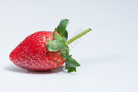 草莓白背景食物水果叶子甜点绿色红色白色浆果宏观图片