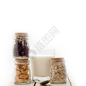 健康早餐早餐成分营养浆果牛奶饮食白色红色粮食燕麦水果稀饭图片
