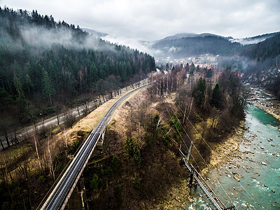 喀尔巴阡山脉铁路桥图片