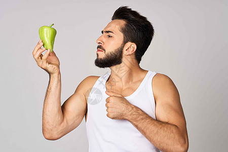 绿胡椒零食健康食物情感 b 健康饮食情绪男性重量卷曲产品食品午餐男人蔬菜沙拉图片