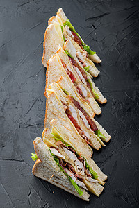 黑底三明治面包番茄 生菜和黄乳酪午餐纹理炙烤蔬菜早餐俱乐部食物油炸火腿背景图片