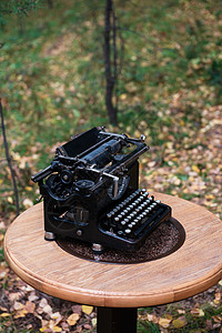 摄图网字体古老的复式打字机背景