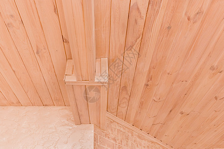 现代内地 有轻木天花板 白石膏和砖墙背景建筑装饰房间材料木板房子控制板木头住宅建造图片