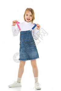 穿着短裙的小女孩高腰女士金发冒充蓝色牛仔布高跟鞋衣服女性衬衫图片