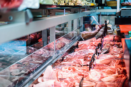 在屠宰场吃新鲜鲜生红肉鱼片美食食物展示红色柜台市场部门冰箱杂货店图片