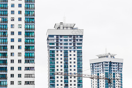 新的现代高楼公寓 城市建筑外墙 住宅城房的外面蓝色景观财产家庭街道窗户玻璃商业天空住房图片