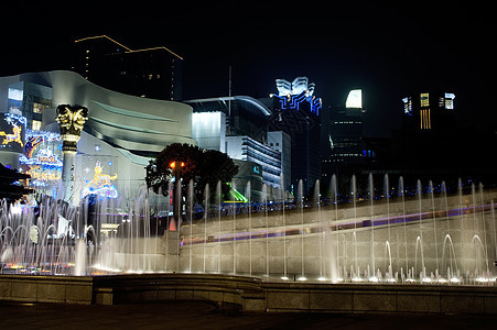 夜里上海喷泉旅游宗教建筑城市吸引力市中心旅行魔法反射游客图片