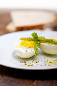 和蛋美食饮食木头蛋黄沙拉面包盘子乡村摄影熟食图片