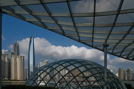 从 puxi 的上海布东风景高楼金融城市经贸天空中心办公室商业旅行建筑背景图片