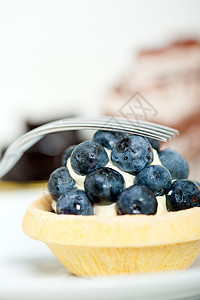 蓝莓奶油蛋糕鞭打果味奶油状面包食物浆果馅饼小吃糕点静物图片