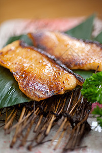 日式番茄烤鳕鱼鱼片食物美食盘子海鲜白鱼柠檬宏观叶子餐厅图片