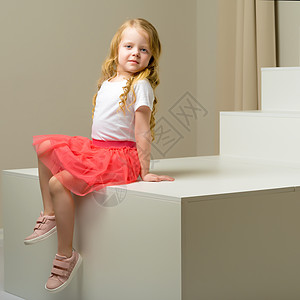 粉色白色楼梯可爱的裙子高清图片