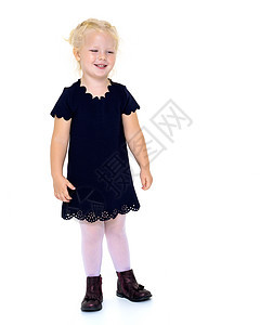 时髦的小女孩喜悦女性幸福头发快乐衣服童年女儿微笑孩子图片
