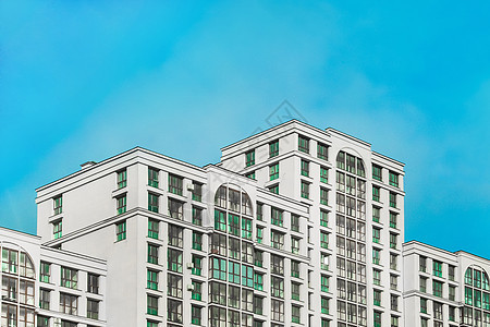 建设一座崭新的现代化城市建筑 新公寓和建筑的开发工程技术框架蓝色起重机天空住宅商业水泥脚手架图片