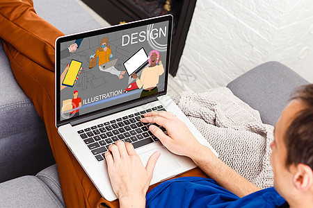 现代男子设计师 在家里使用笔记本电脑在家工作学习机动性技术办公室项目监视器人士男人屏幕商务图片