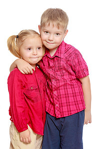 男孩女孩抱抱幼儿园童年兄弟友谊乐趣白色家庭幸福姐姐朋友们图片
