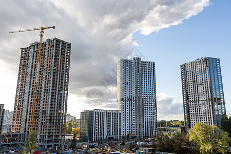 住宅公寓楼群的建筑建设工人房子勃起摩天大楼地面建筑学财产工作阳台城市图片