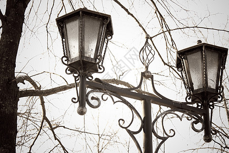 街灯黑色古董灯笼风格历史装饰金属白色天空玻璃图片