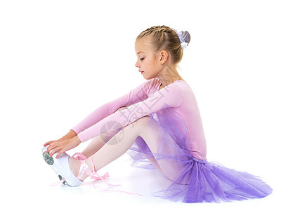 小女孩穿芭蕾舞鞋训练体操艺术舞蹈舞蹈家戏服短裙锻炼教育班级图片