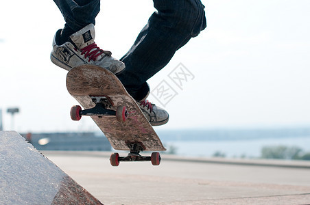滑冰车男人溜冰者木板青少年速度运动危险飞行娱乐滑板图片