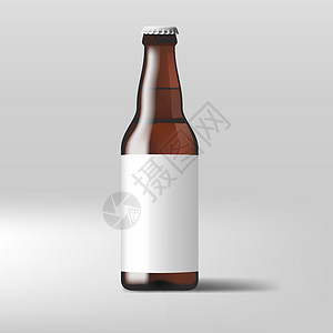 现实的清啤酒瓶加白标签图片