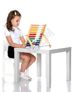 这女孩指望算盘玩具幼儿园游戏数学婴儿微笑课堂计算数数学习图片