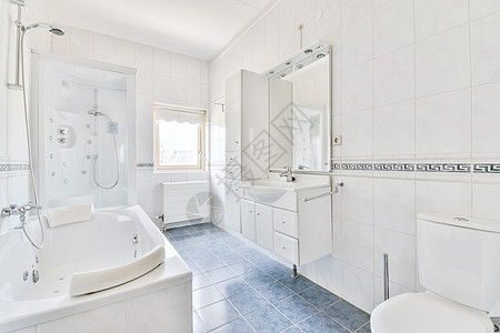 现代舒适卫生间财富洗澡房地产奢华公寓洗手间镜子龙头装饰风格图片