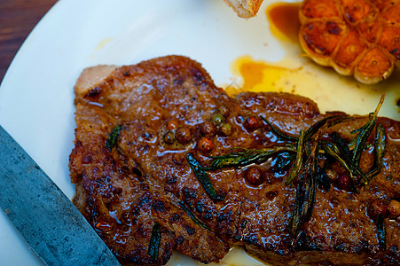 烤烤牛肉肉牛排屠宰场胡椒烹饪草药肋骨熟食烧烤香料辣椒迷迭香胡椒子图片