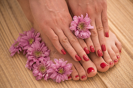 女用脚和手在温泉沙龙卫生修脚脚趾呵护治疗美容皮肤美甲女士女性图片