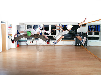 自由式运动男性平衡舞蹈成人工作室木地板舞蹈家说唱杂技图片