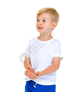 一个穿白色T恤的小男孩品牌广告青年男性商业男人快乐推介会手指衬衫图片