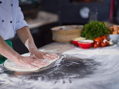 厨师准备比萨饼厨房烹饪食物食谱火炉烘烤面粉美食木头餐厅图片