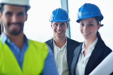 工商界人士和工程师会议参加情况商务办公室建筑师团队伙伴生意人头盔成人生活工人图片