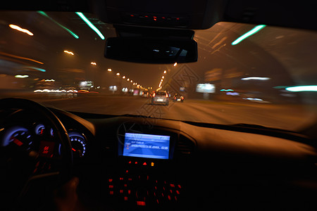 夜车驾驶镜子城市沥青运输旅行交通加速度窗户速度街道图片