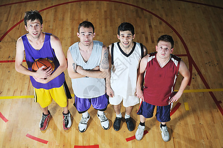 体育厅篮篮球游戏玩家教育篮子学生朋友教练大学青少年竞赛血统男性图片