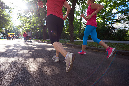 人群慢跑跑步者女士耀斑赛跑者锻炼团队跑步运动运动员成人图片