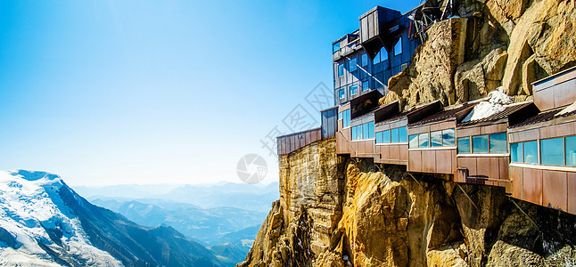 对阿尔卑斯山的观察天空冒险窗户观光迷笛旅行登山地块隧道顶峰图片