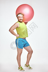 红头发 胡子 长胡子 大胖子 拿着健身球成人健身房管状身体减肥男人乐趣肥胖腹部饮食图片