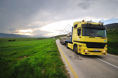 卡车公路燃料速度物流牵引汽车柴油机货运运输库存后勤图片