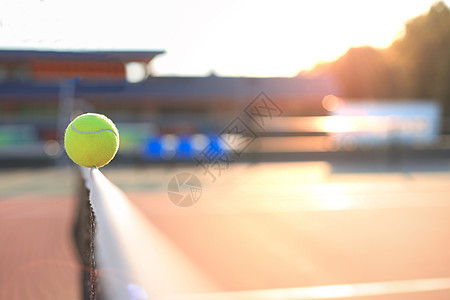 明亮绿色的黄网球打中网球平衡损失游戏训练商业竞争照片竞技比赛高手图片