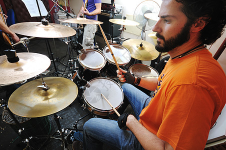 鼓鼓音乐播放器盘子学习低音音乐家乐队耀斑练习金属音乐会玩家图片