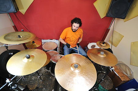 鼓鼓音乐播放器乐器训练男人铙钹歌手娱乐金属玩家耀斑岩石图片