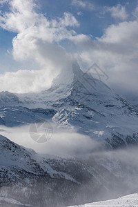 泽尔马特斯维兹兰天堂假期滑雪地标旅游冰川森林高山全景远足图片