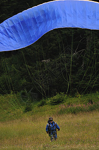 滑翔伞运动空气闲暇飞行降落伞自由乐趣爱好段落滑行漂浮图片