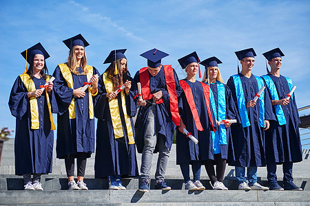 青年毕业生学生群体人数成就大学教育多样性同学研究生团体中学成人文凭图片