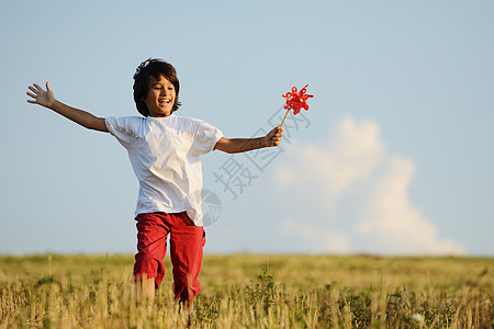 具有儿童性质的儿童赛跑者场地黄色孩子乐趣喜悦墙纸自由太阳假期图片
